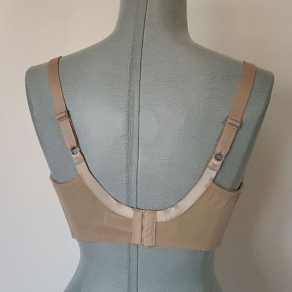 Wacoal | Lace Underwire Bra - Picture 6 of 6